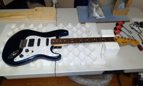 fender-strat-assemblyA4A2B7C9-3ACE-87A8-5F35-BAF68B78D790.jpg